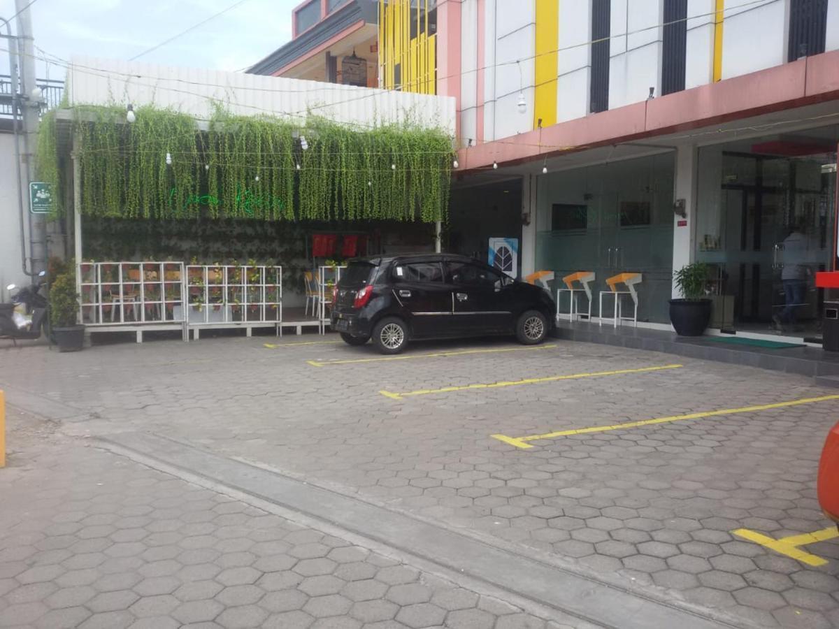 Green Red Hotel Syariah Jombang Exteriér fotografie